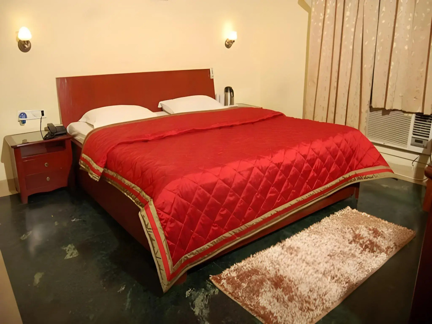 Hotel Diplomat Residency