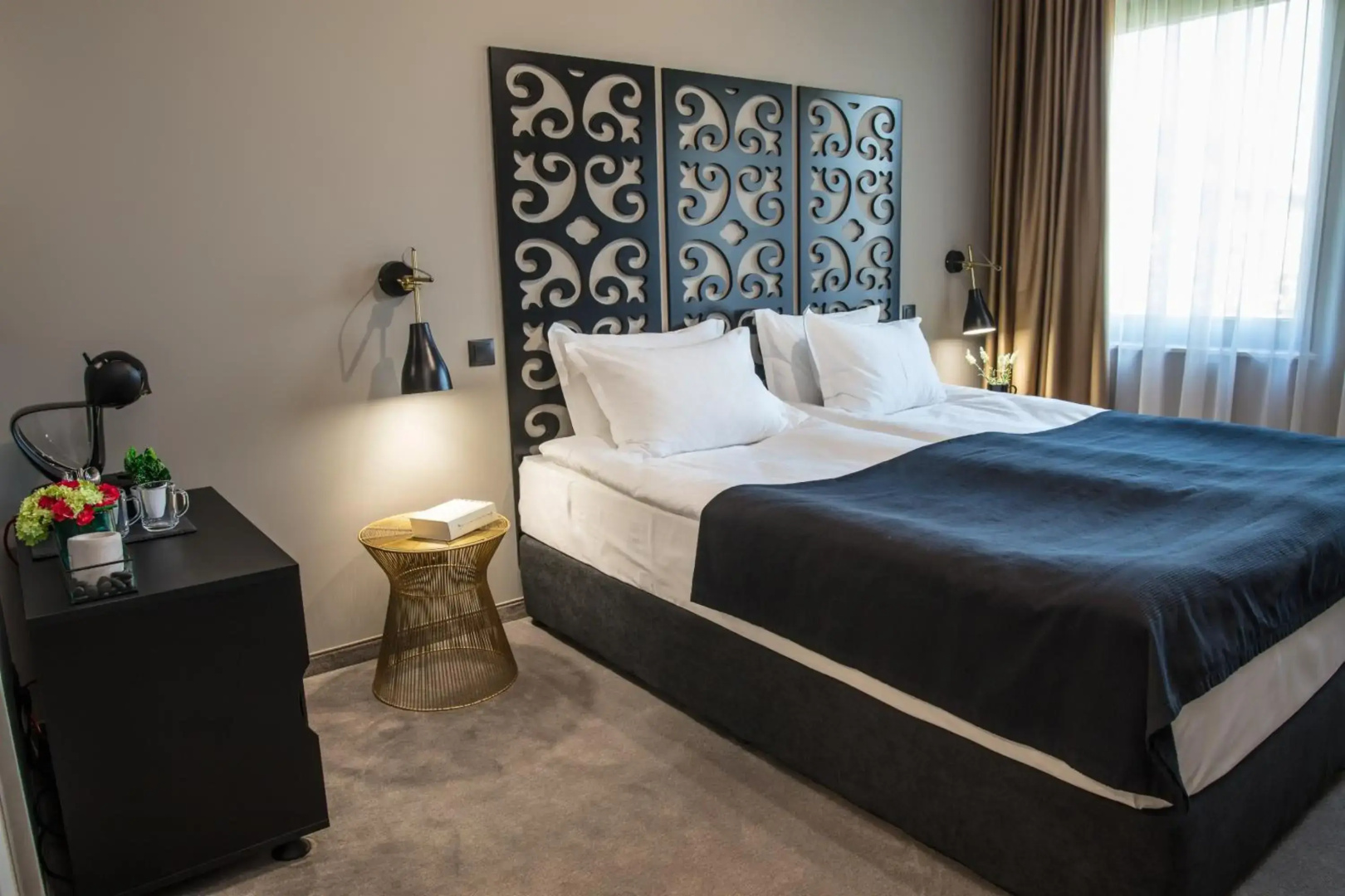 Reverence Hotel