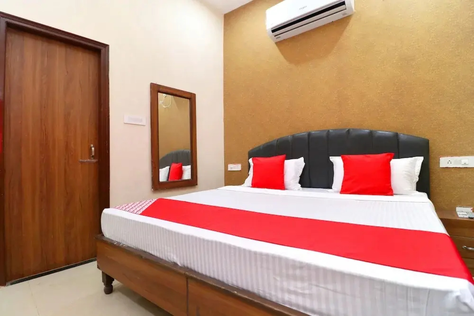 Oyo 24417 Hotel Seven Inn