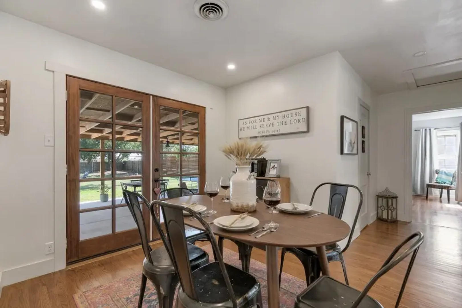 New Modern Farmhouse With Hot Tub, Fire Pit, & Games