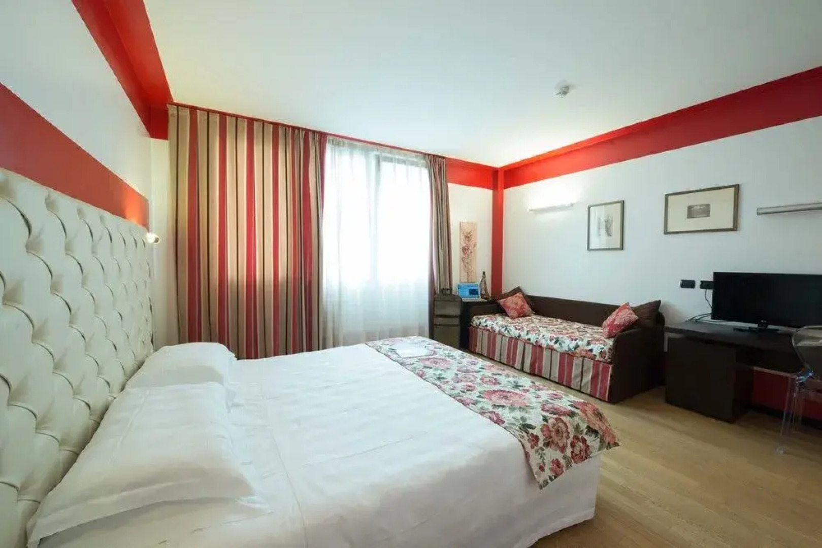 Continental Urban Art Hotel