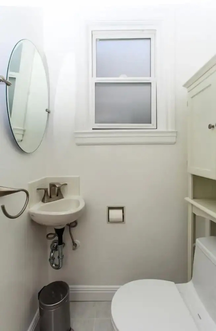 Stylish 2BR Sunset House W Parking by RedAwning