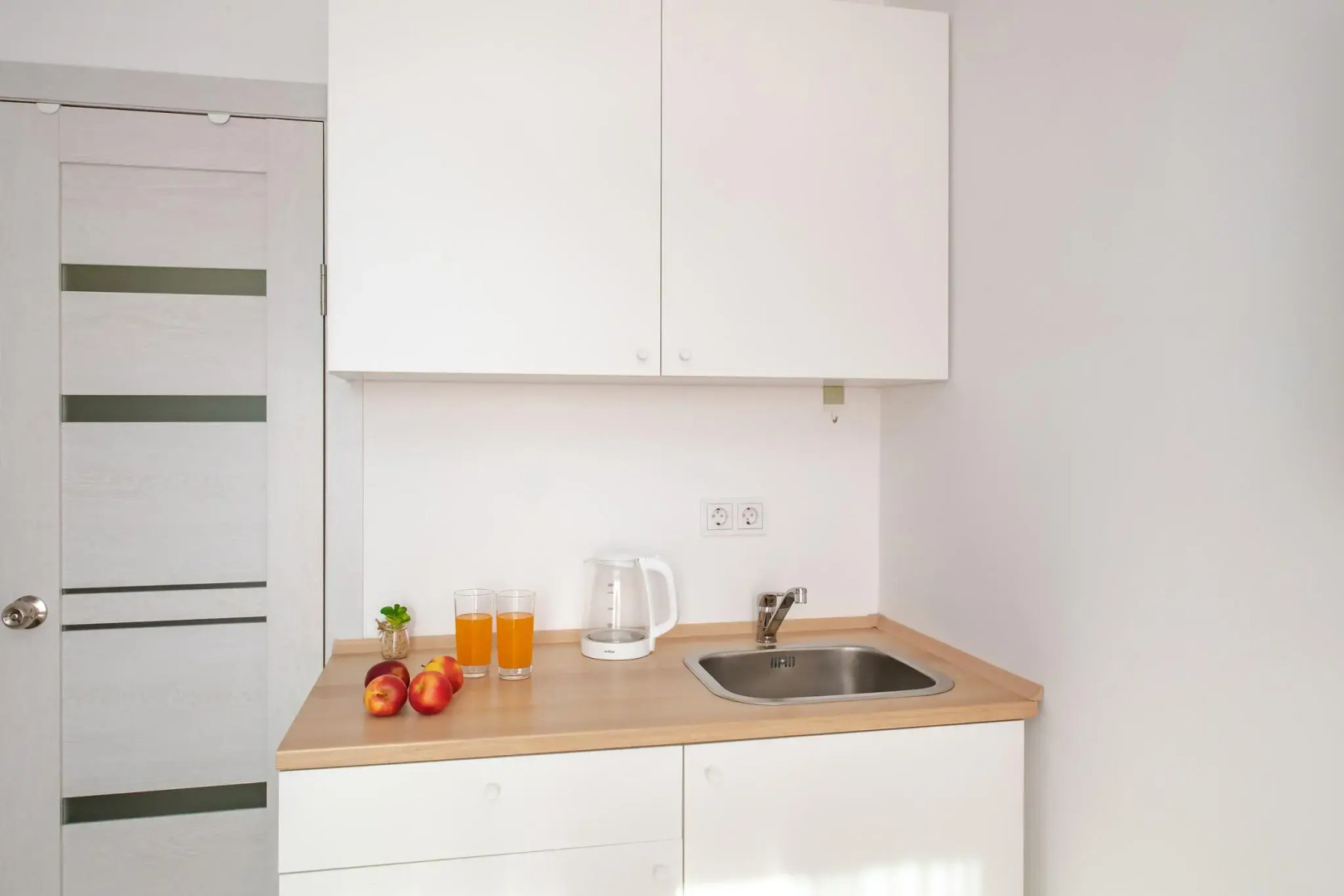 Уютные студии на проспекте 100-летия Владивостока 147