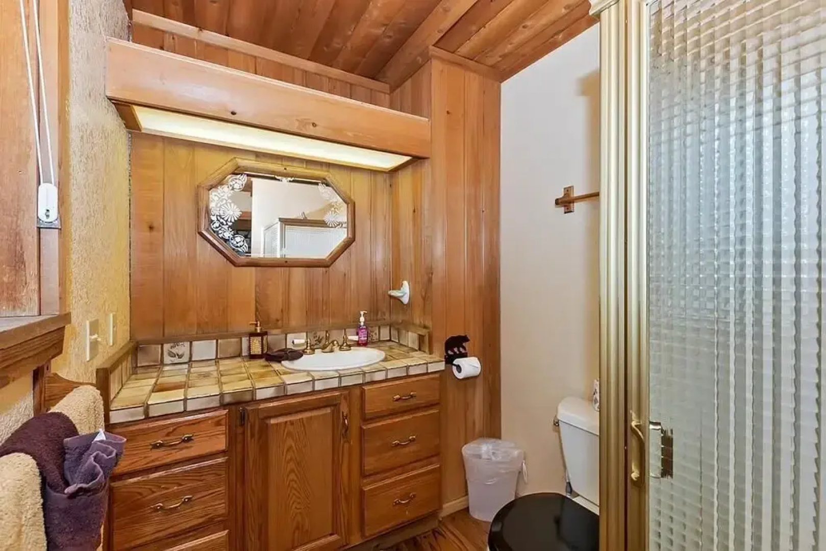 034 Menlo Suite Cabin