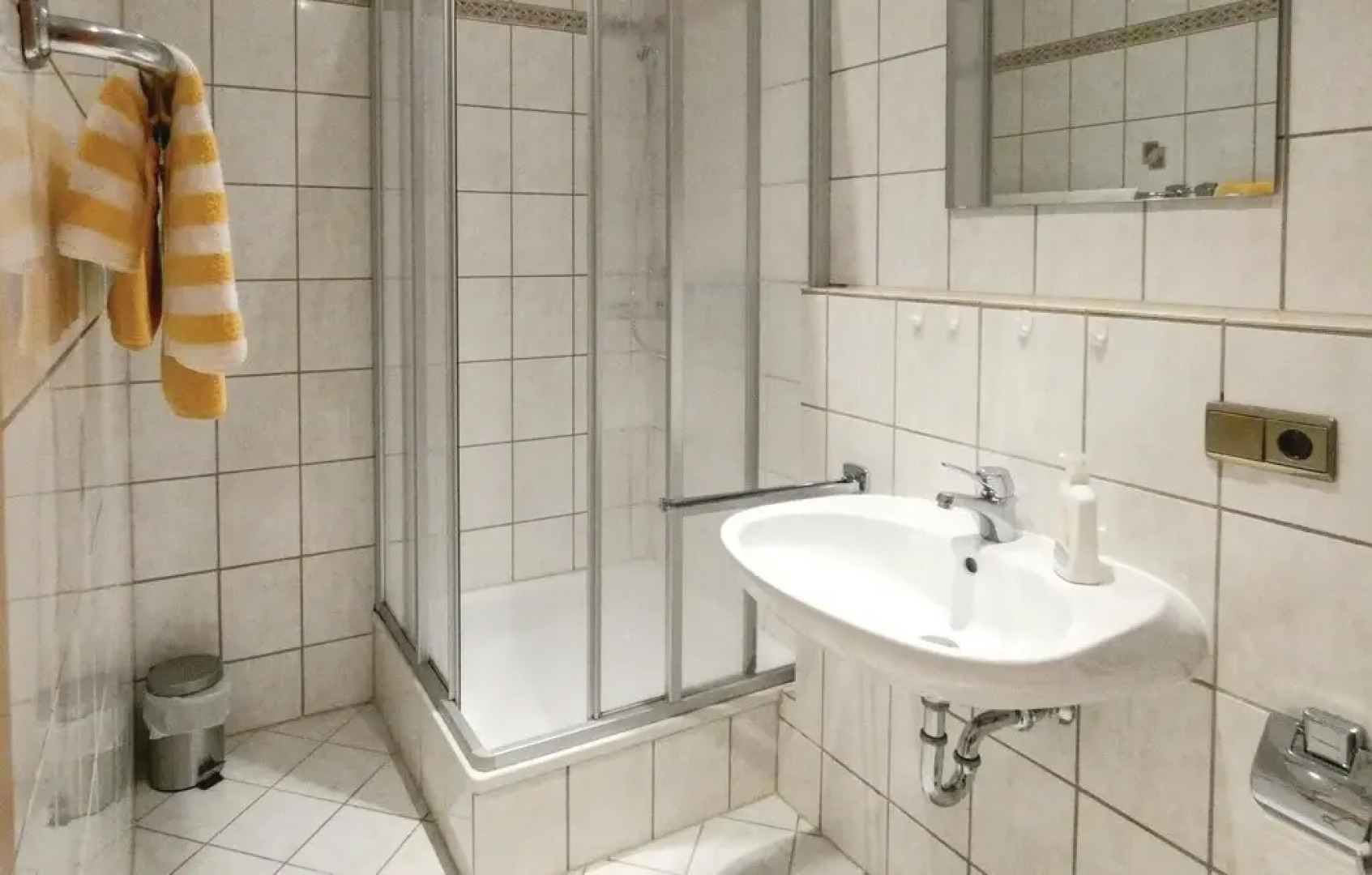 Nice Home in Gräfendorf With Wifi, 2 Bedrooms and Indoor Swimming Pool