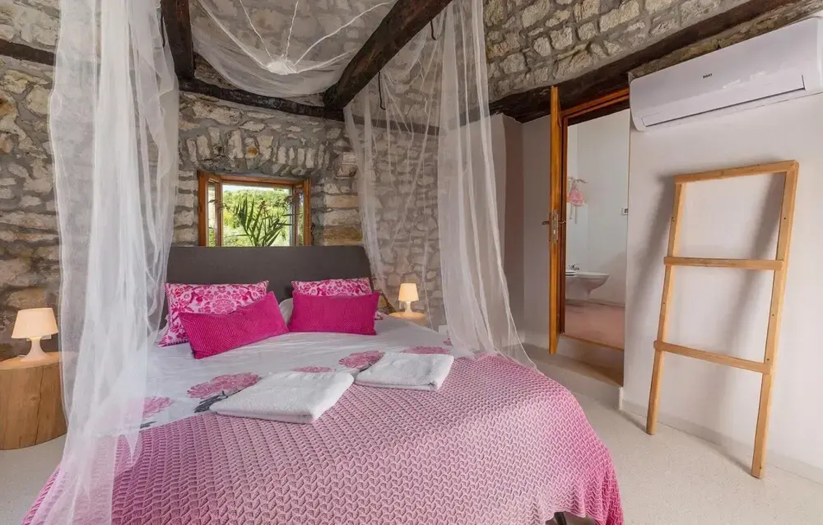 Stunning Home in Podpican With Outdoor Swimming Pool, Wifi and 3 Bedrooms