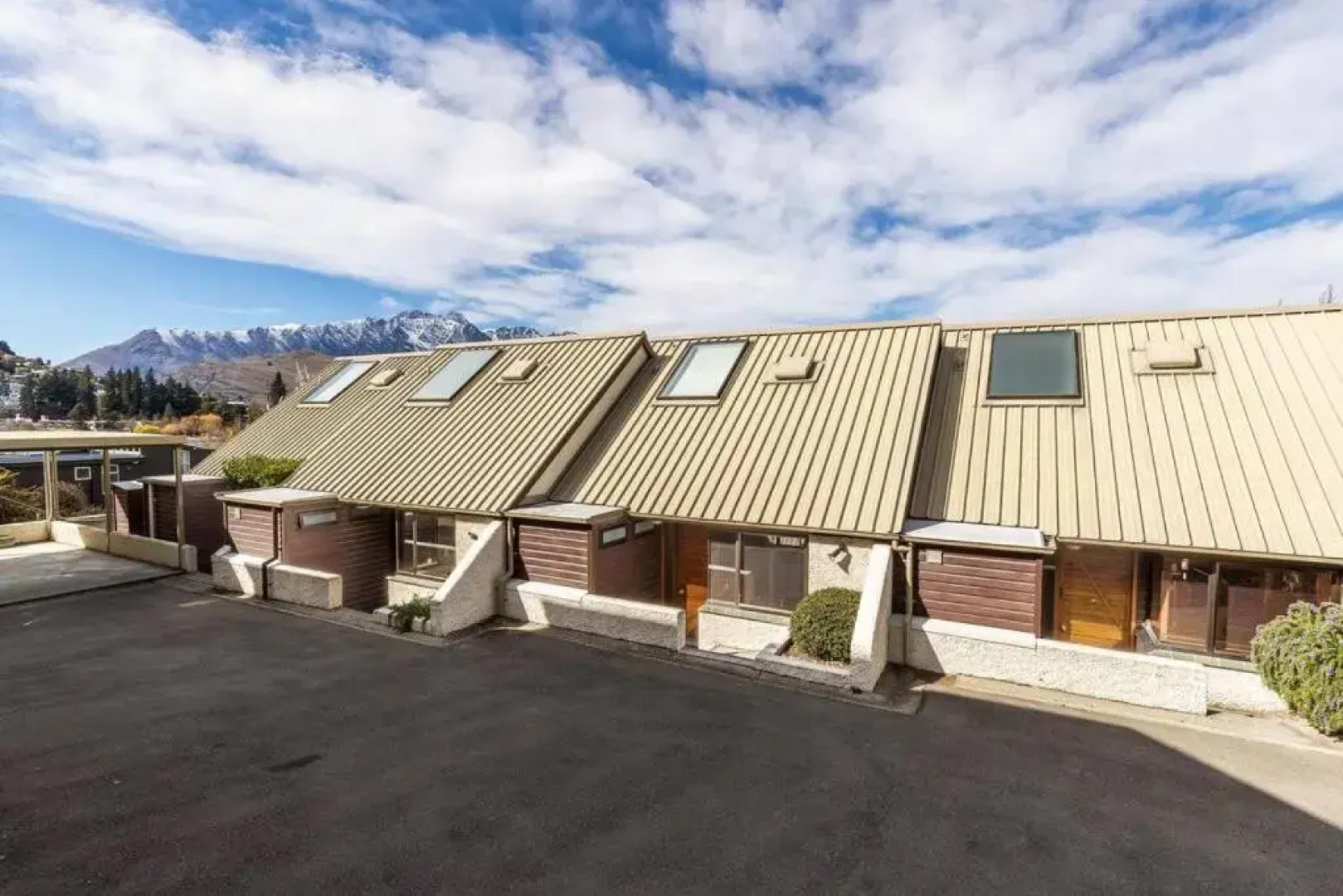 The Lodges 9 - Lake Front Views and Walk to Town