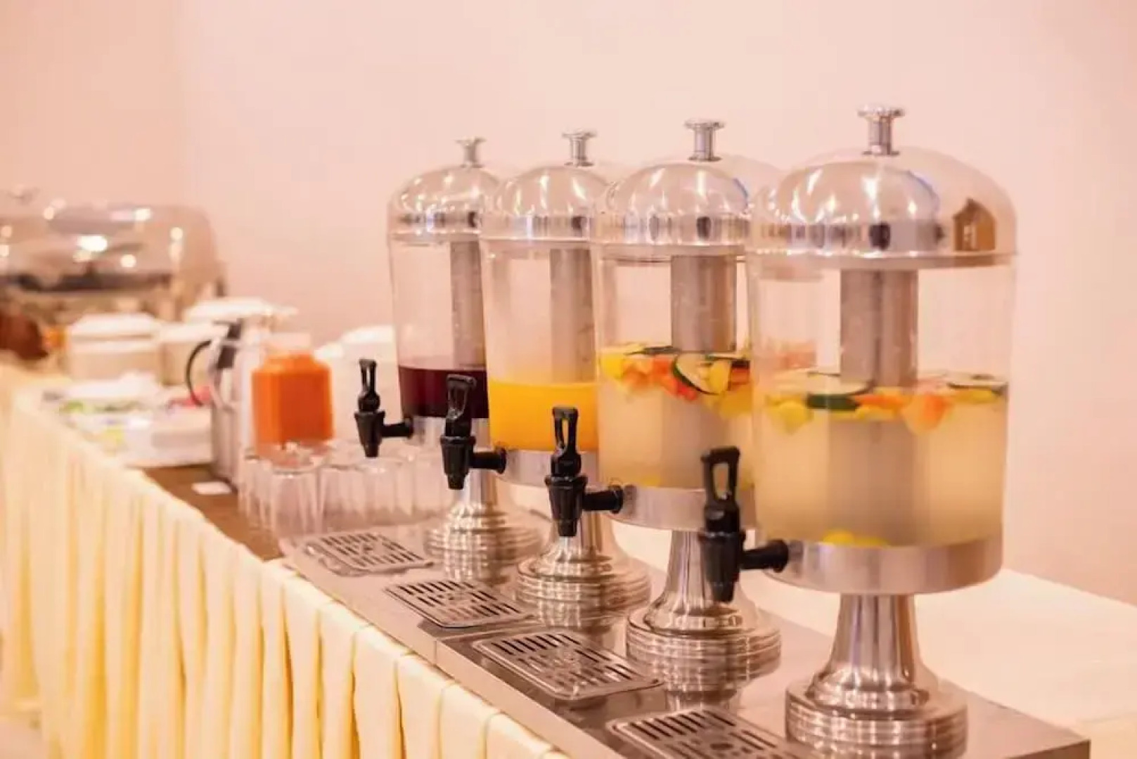 Royal Birds Hotel And Towers