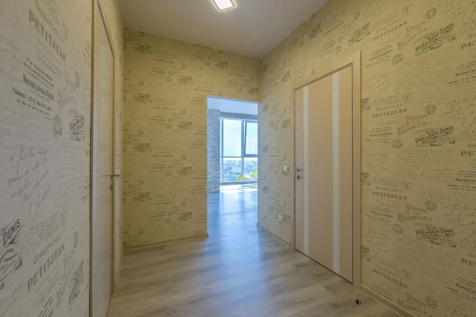 Апартаменты с видом на Ленинский проспект