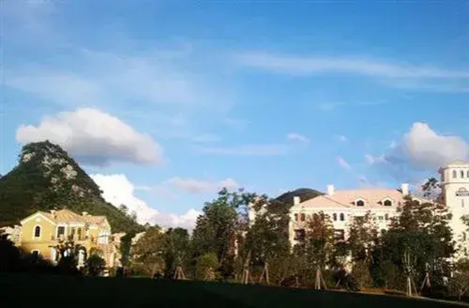 Days Hotel & Suites Zhaozhuang Xingyi Resort