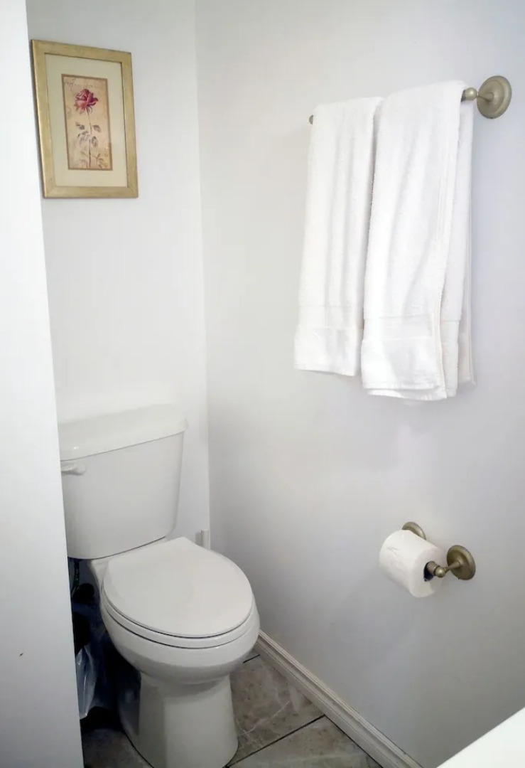 GA Stay Oakville Two Bedroom Guest House