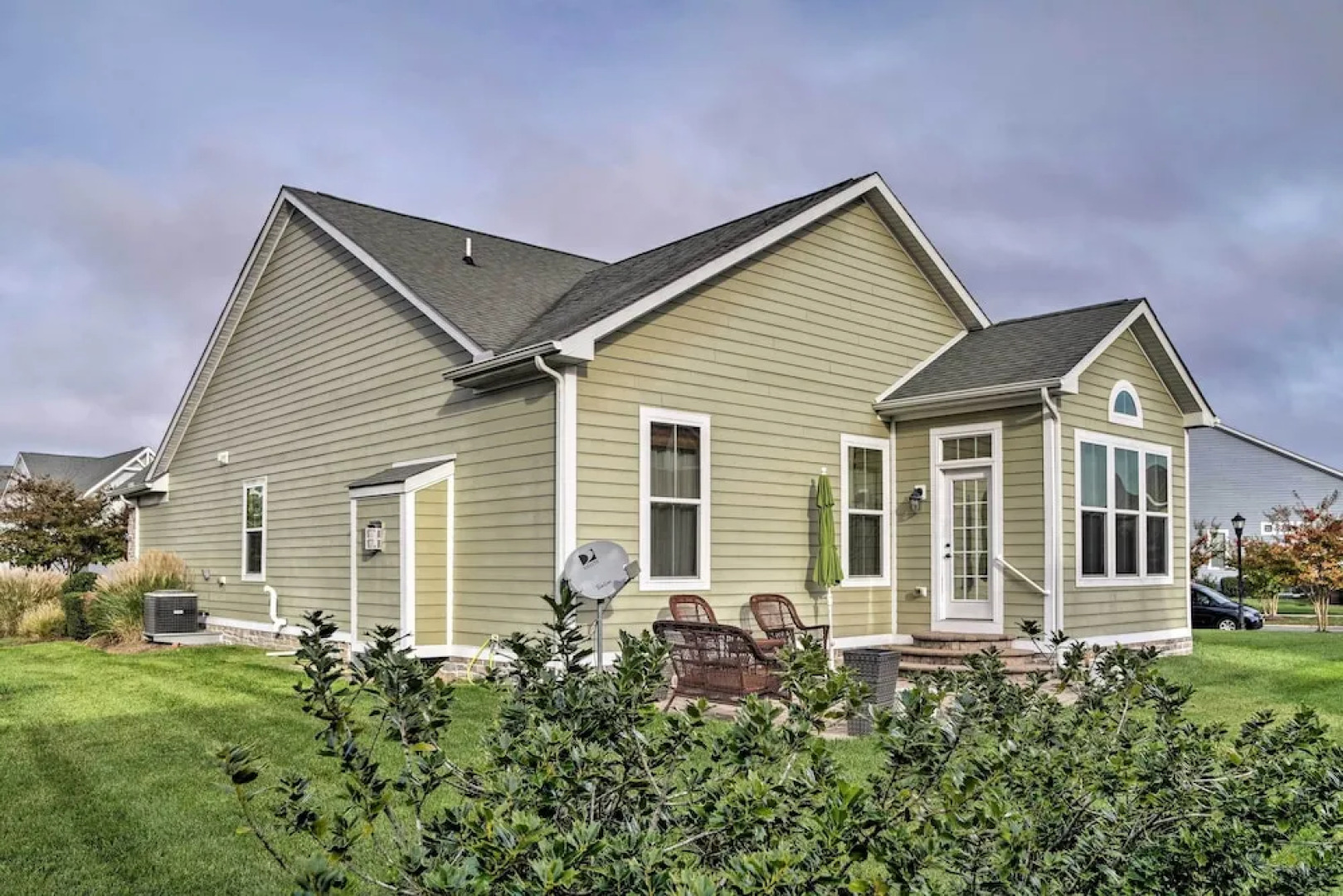 Great for Groups: Bayside Resort Home w/ Patio