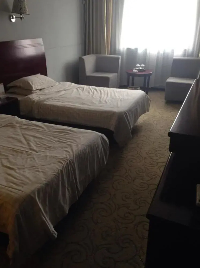 Xinyang Tianyi Express Hotel