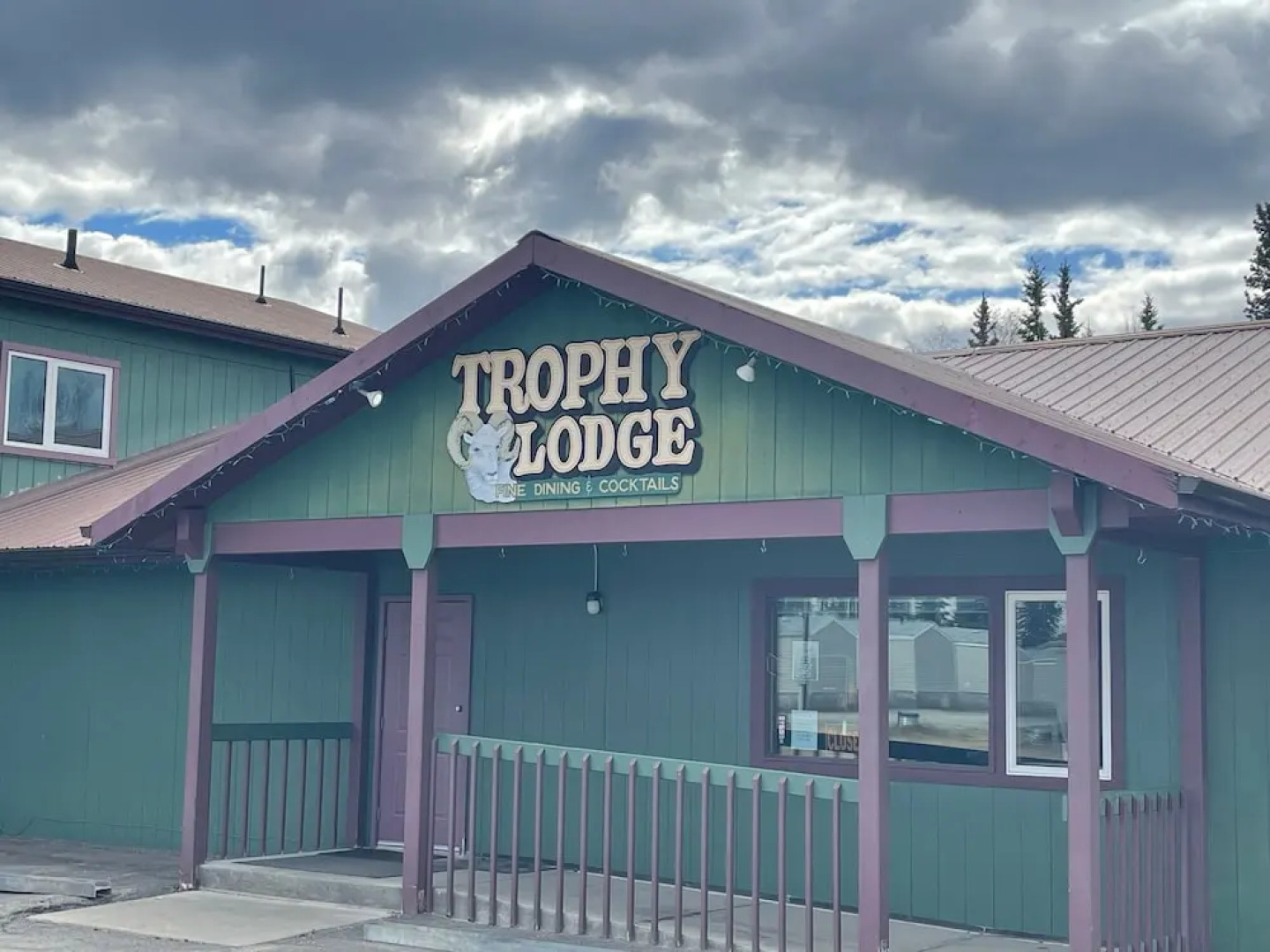 Trophy Lodge Accommodations