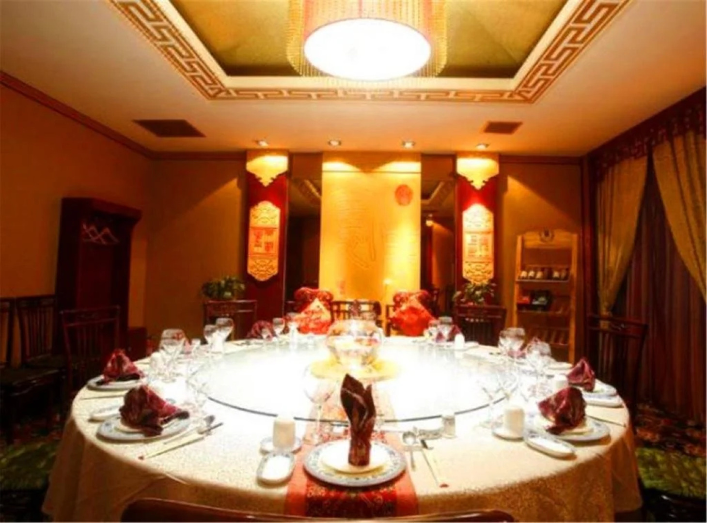Qufu Mingzuo Xingtan Hotel