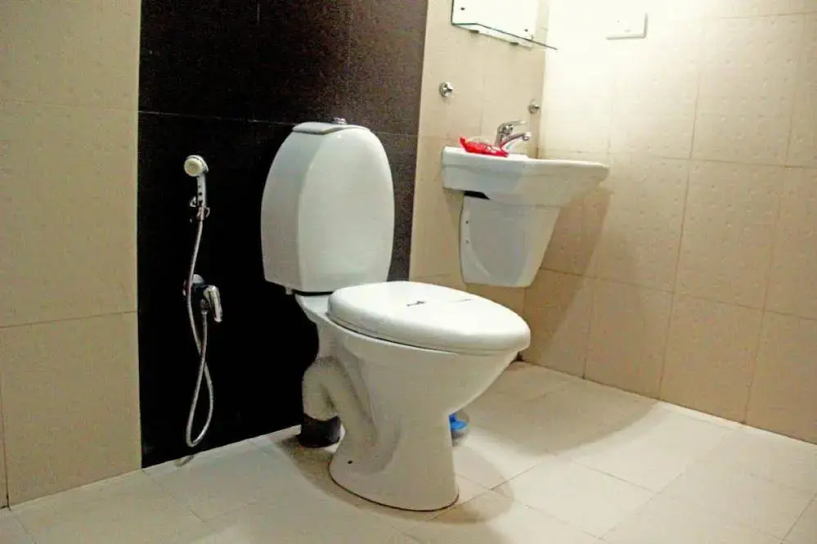 OYO Premium Calicut Railway Station