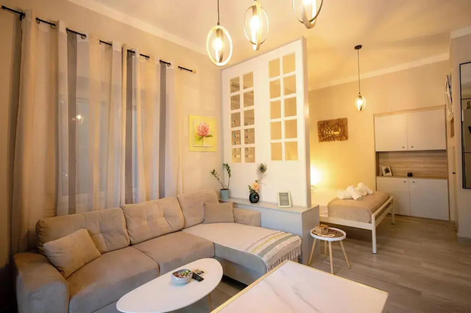 Peacock's Apartments