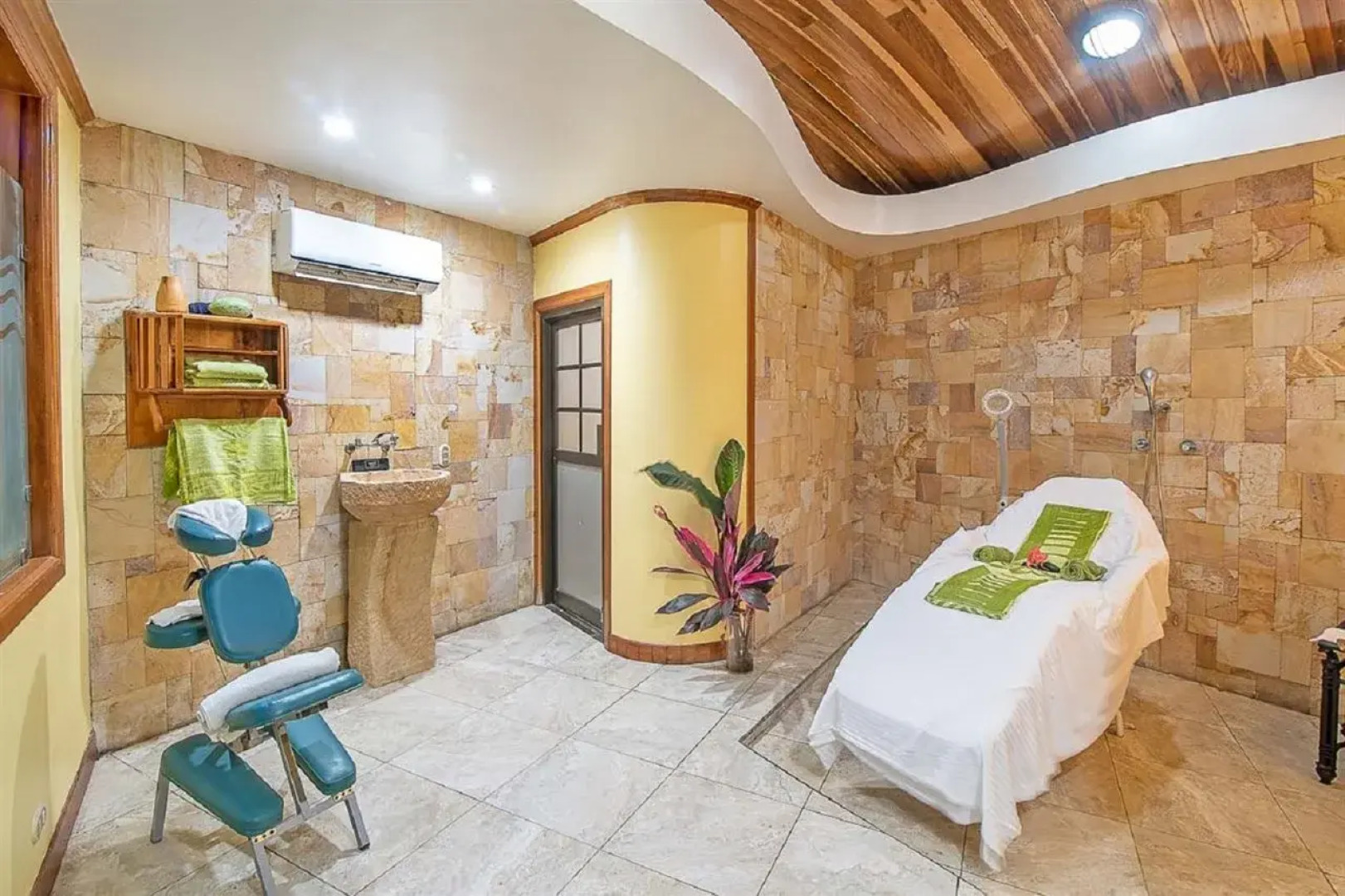 Hotel Casa Roland Golfito Resort