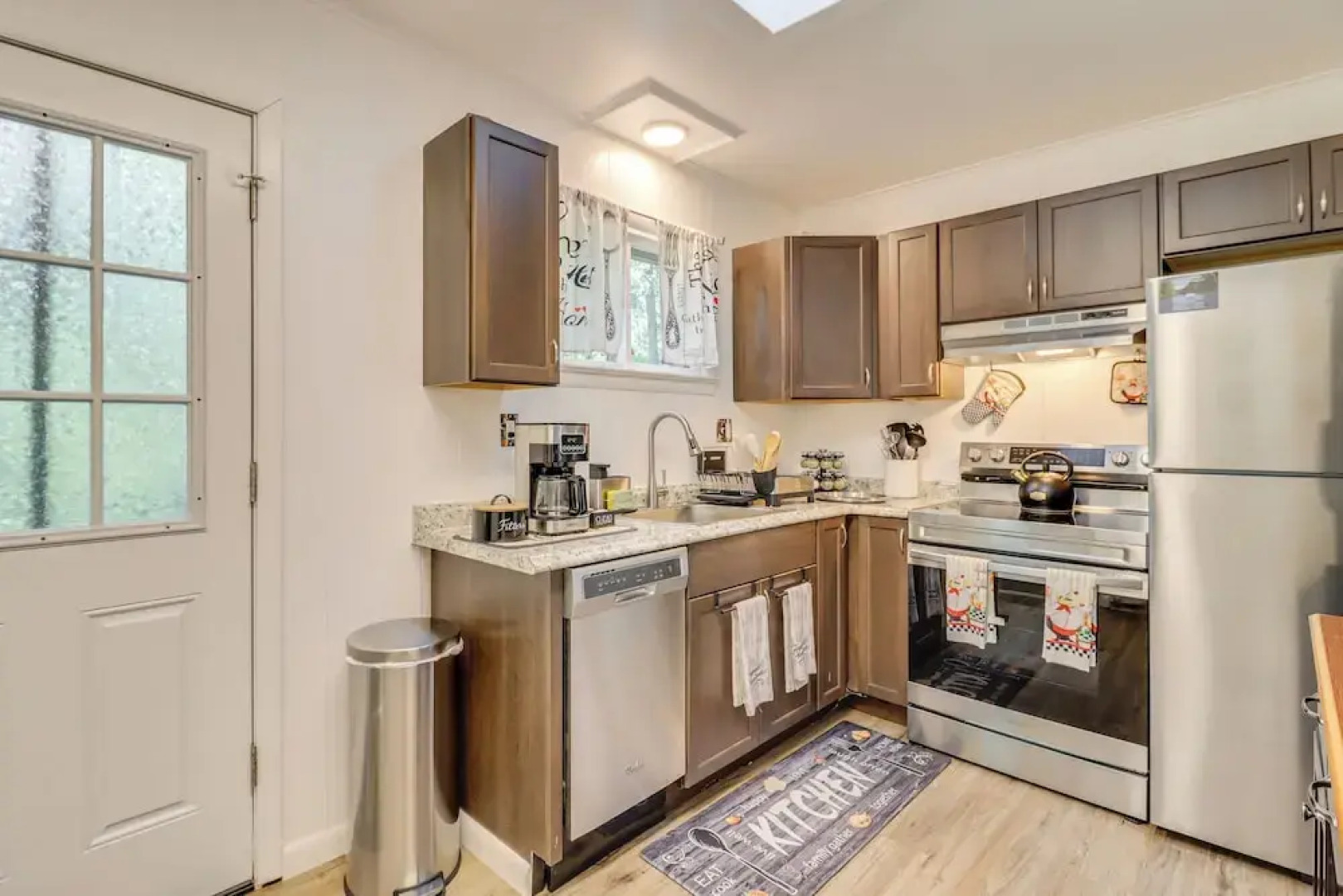 Fire Pit & Community Beach: Poconos Getaway!