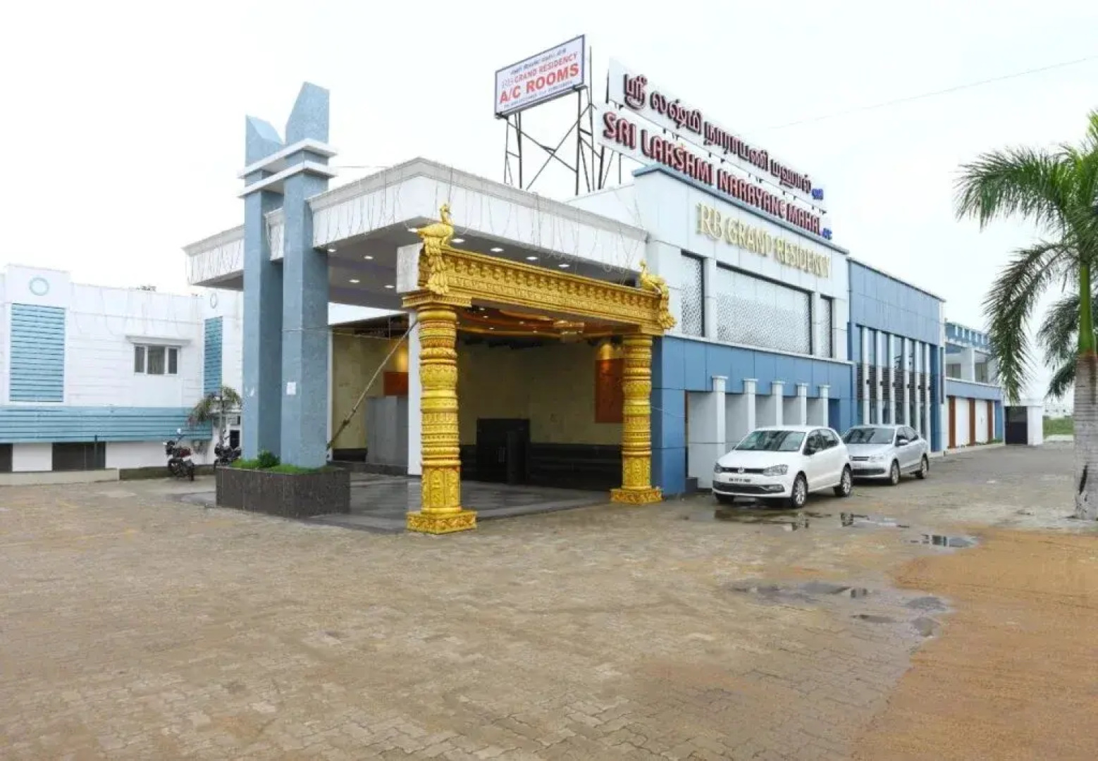 RB Grand Residency by OYO Rooms