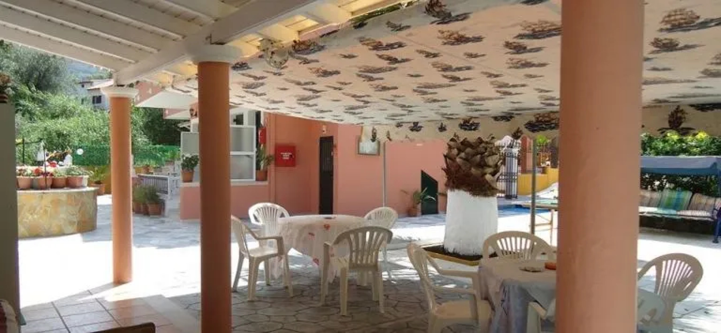 Almyra Apartments & Studios