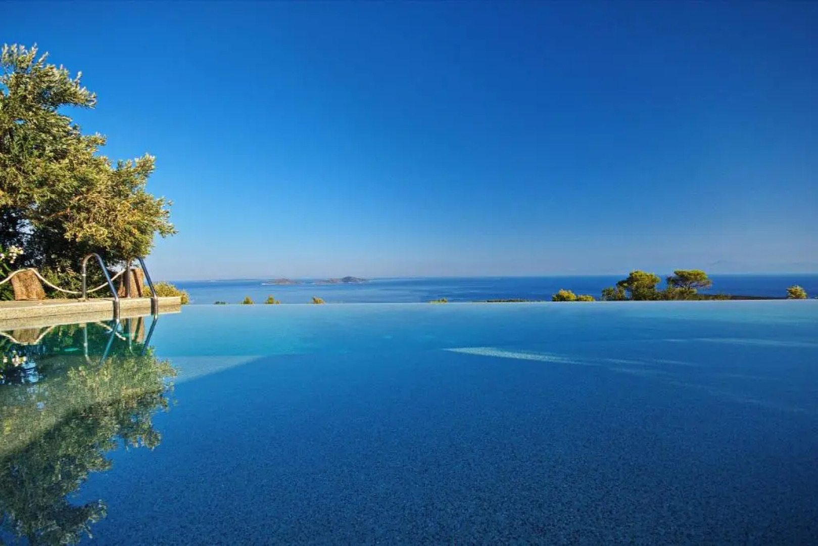 The Infinity 180 Luxury Suites - Adults Only