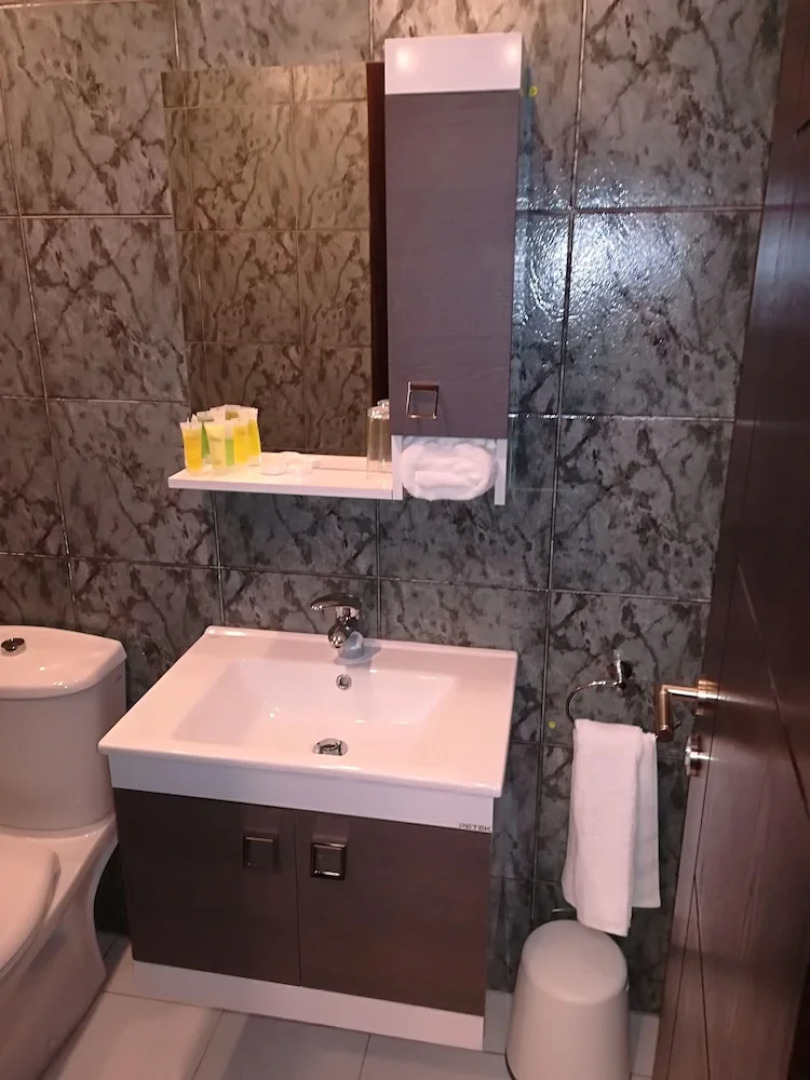Shams Al Weibdeh Hotel Apartment