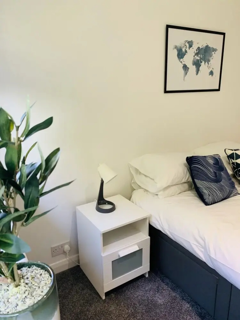 SA Today Farnham with Fibre Wi-Fi & Netflix