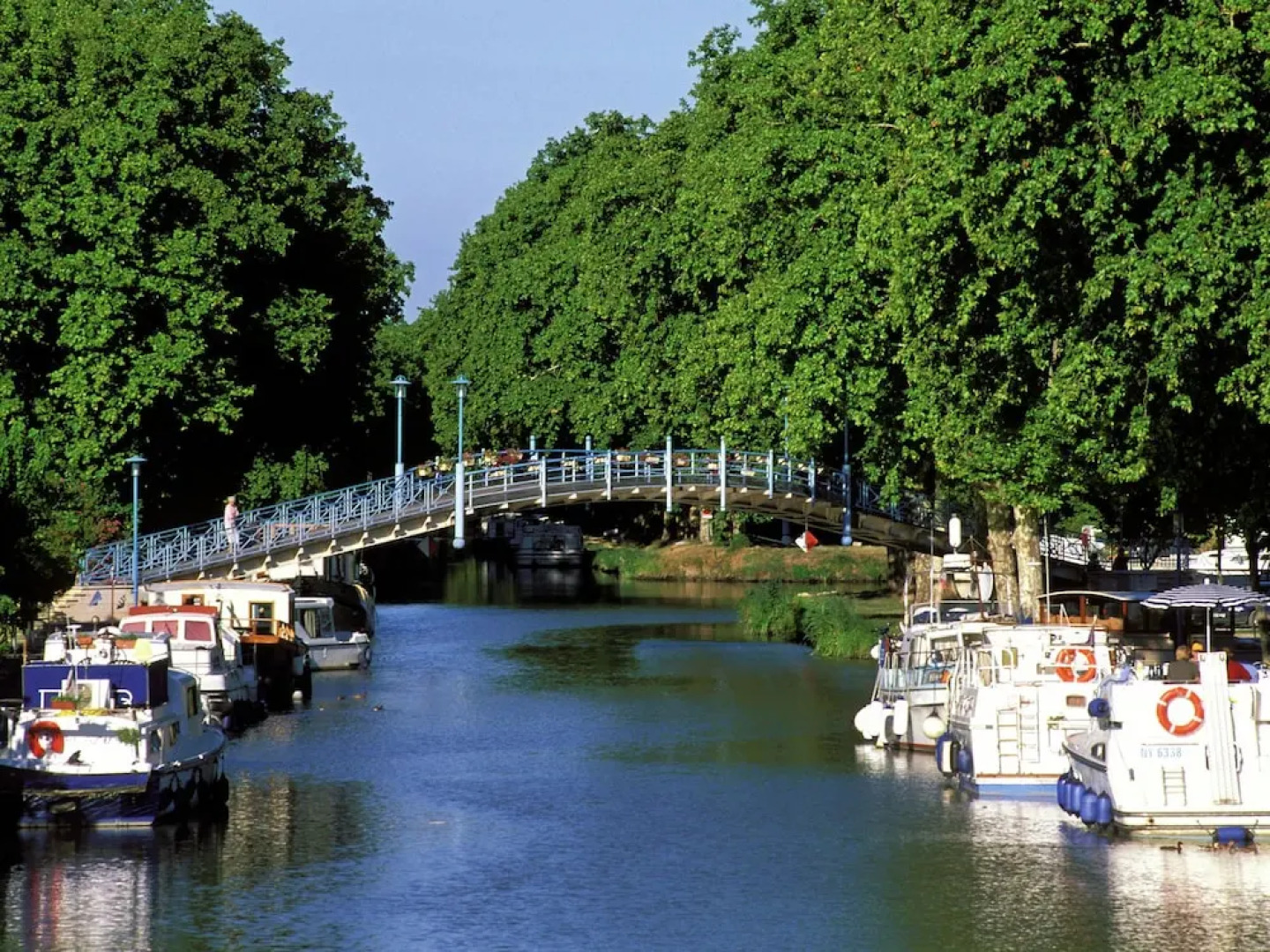 Attached House With Terrace or Loggia Located in Languedoc