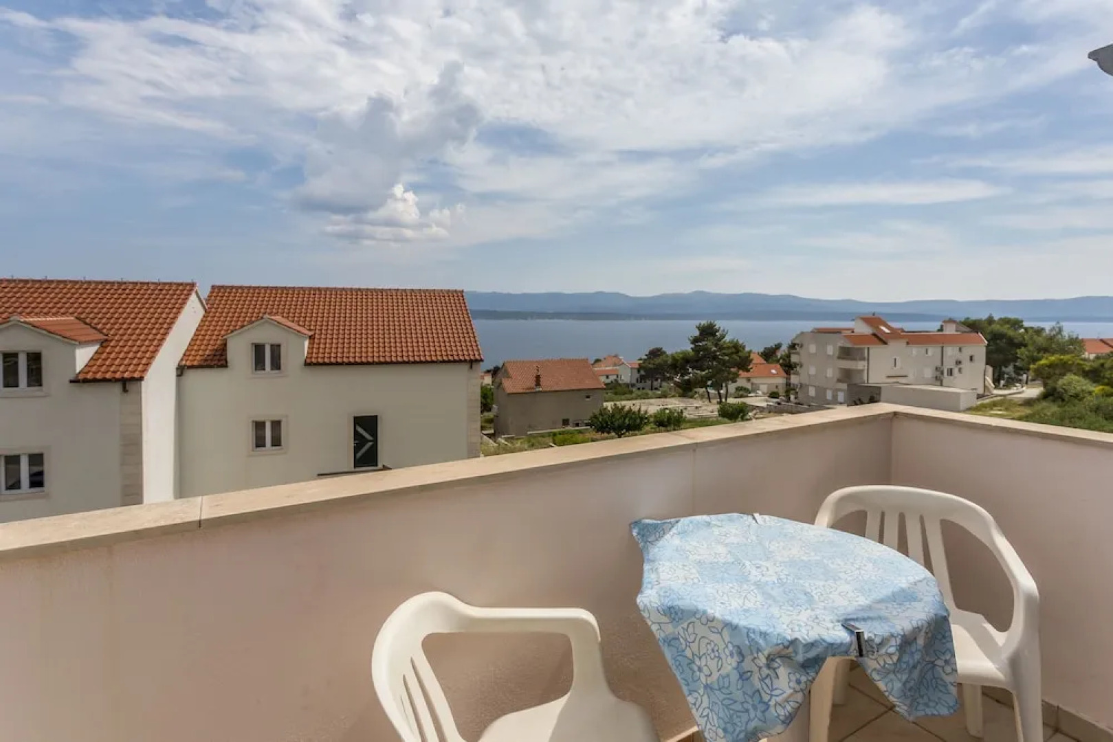 Bol Apartments Gospojica