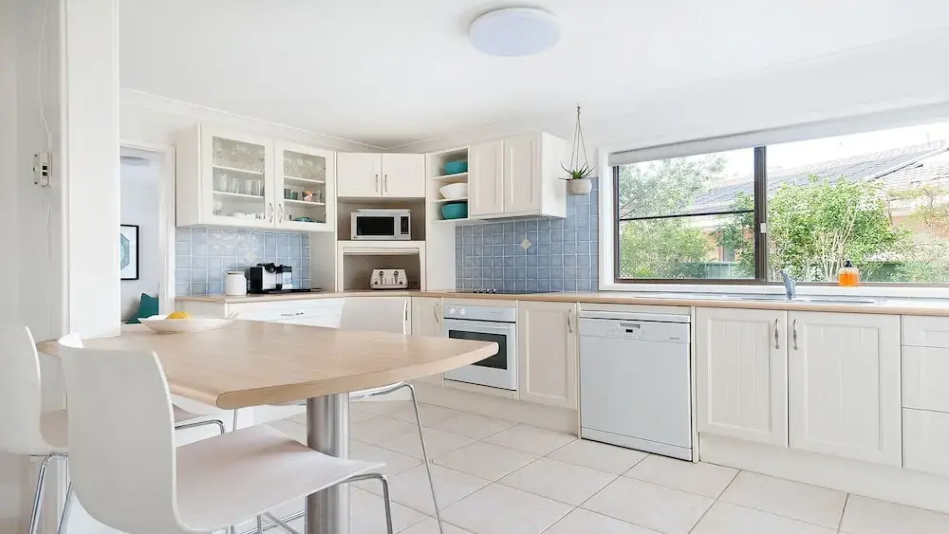 Sandyfeet at Shoal Bay