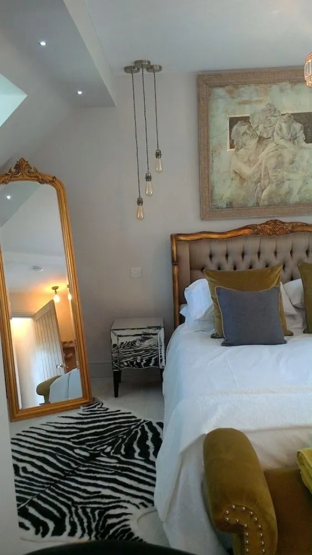 Whispering Cottages Bed and Breakfast