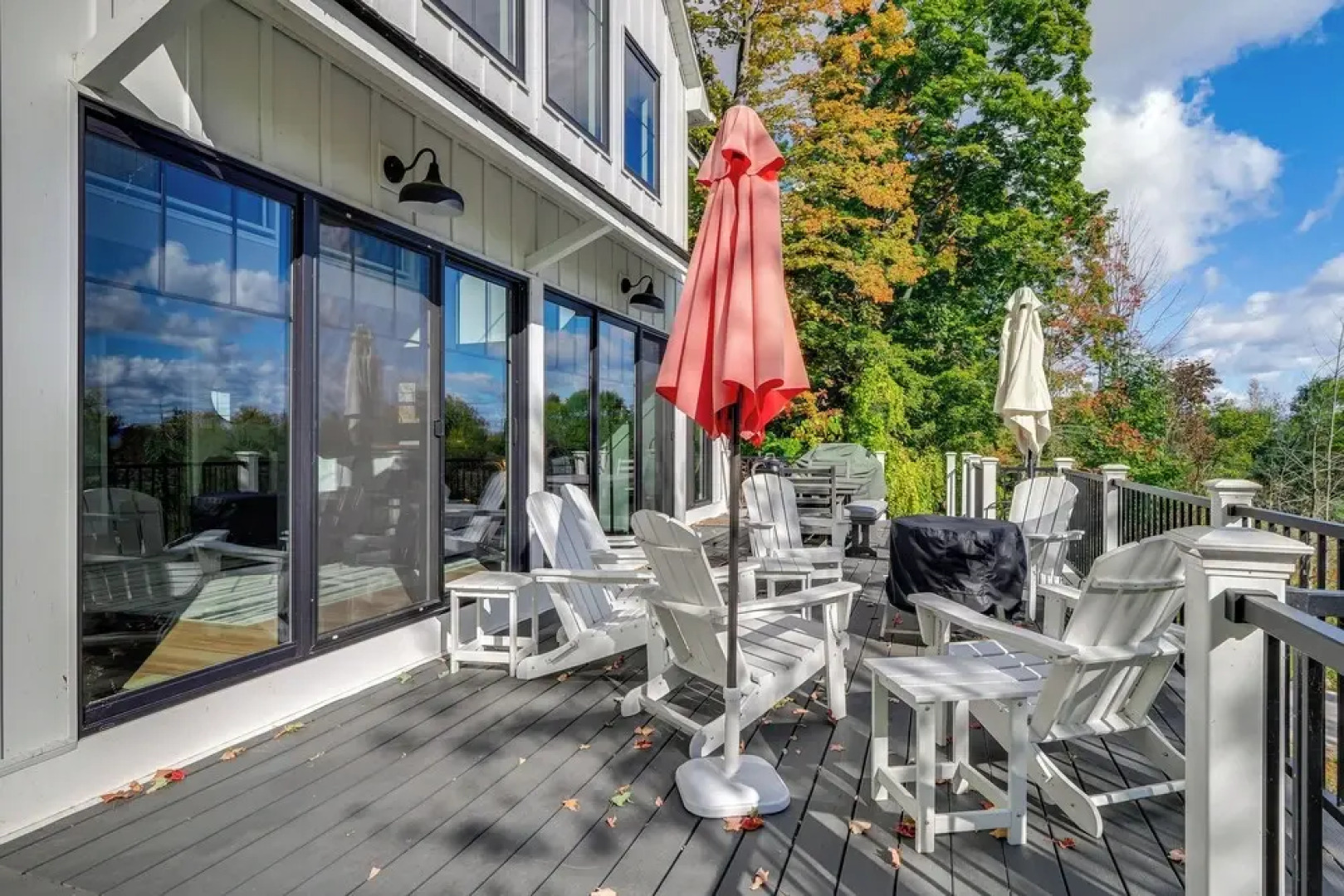 Hot Tub & Fire Pit: Suttons Bay Home Near Wineries