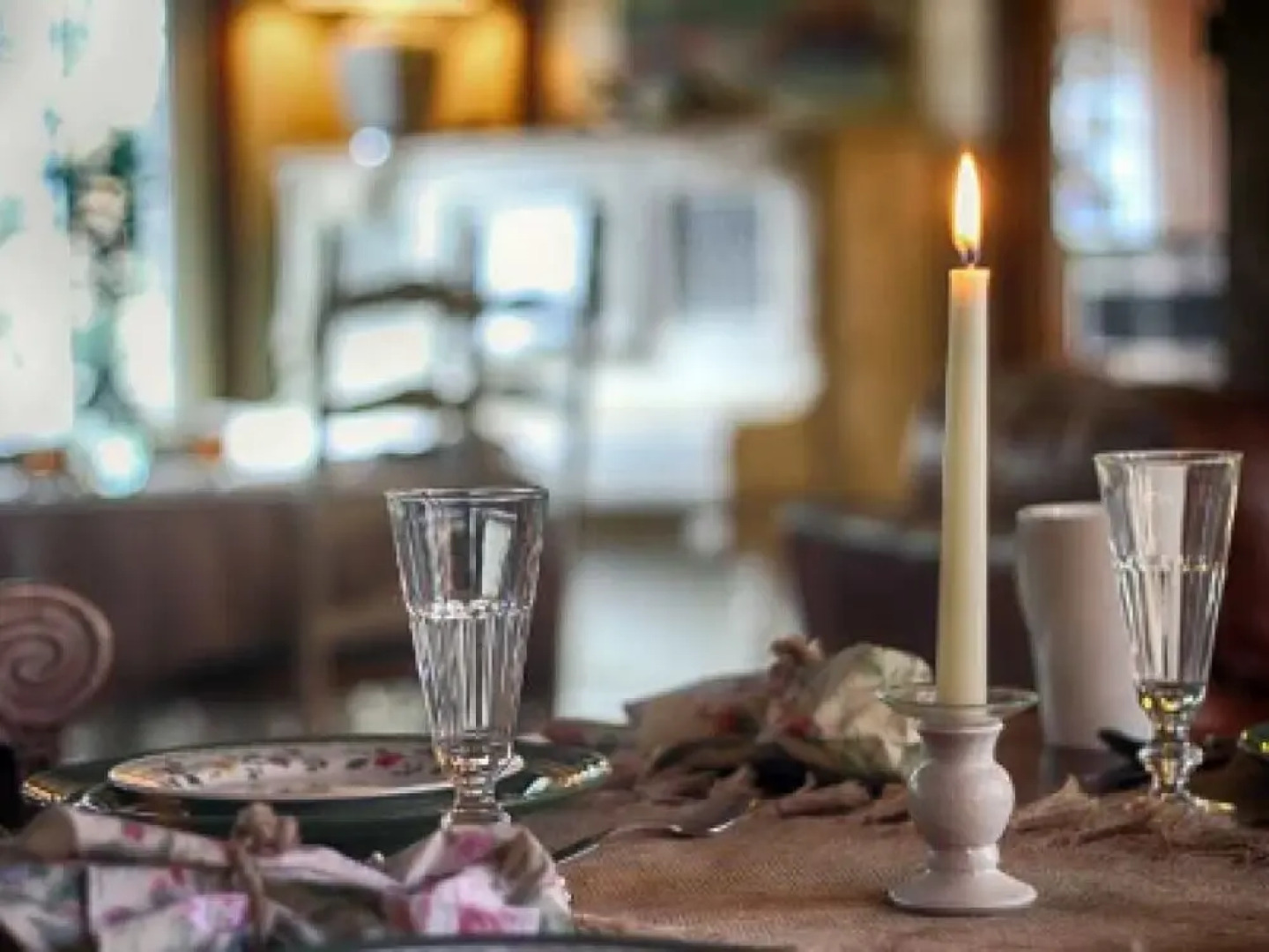 The Historic Wapiti Lodge