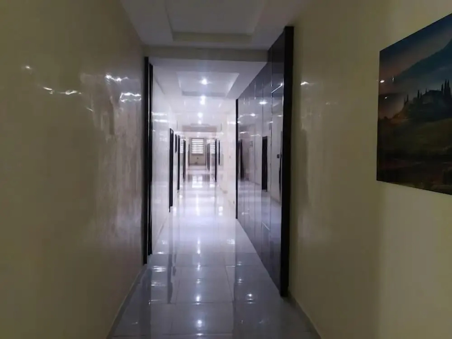 Apno Hotel and Suites