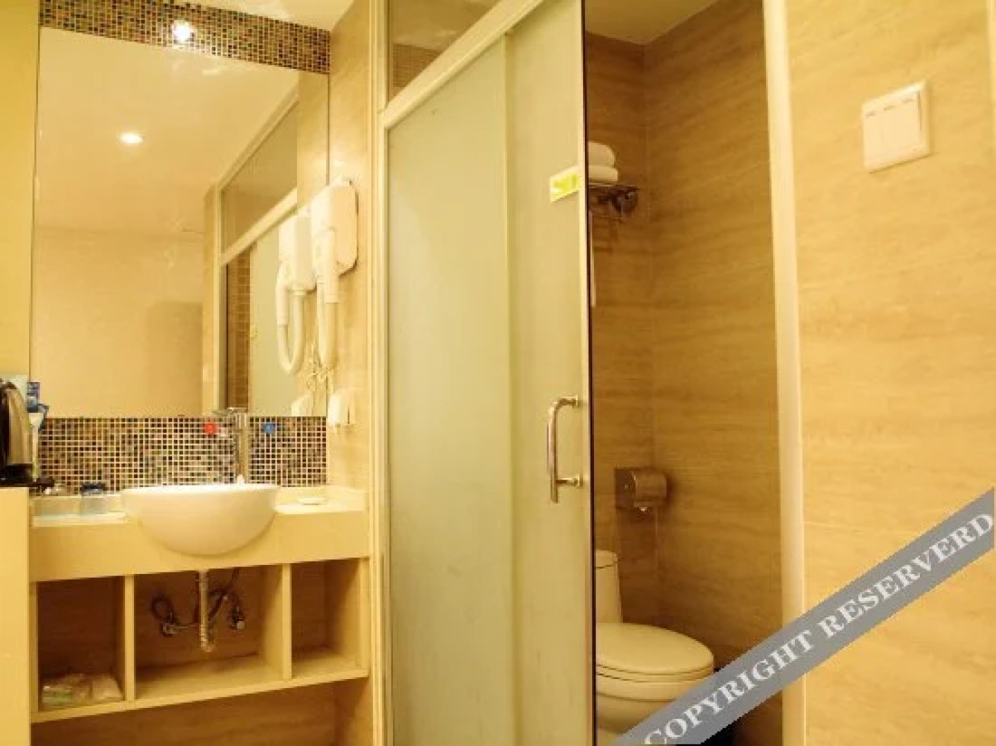 Maoming Zhanquan Hotel (People's Square High-speed Railway Station)