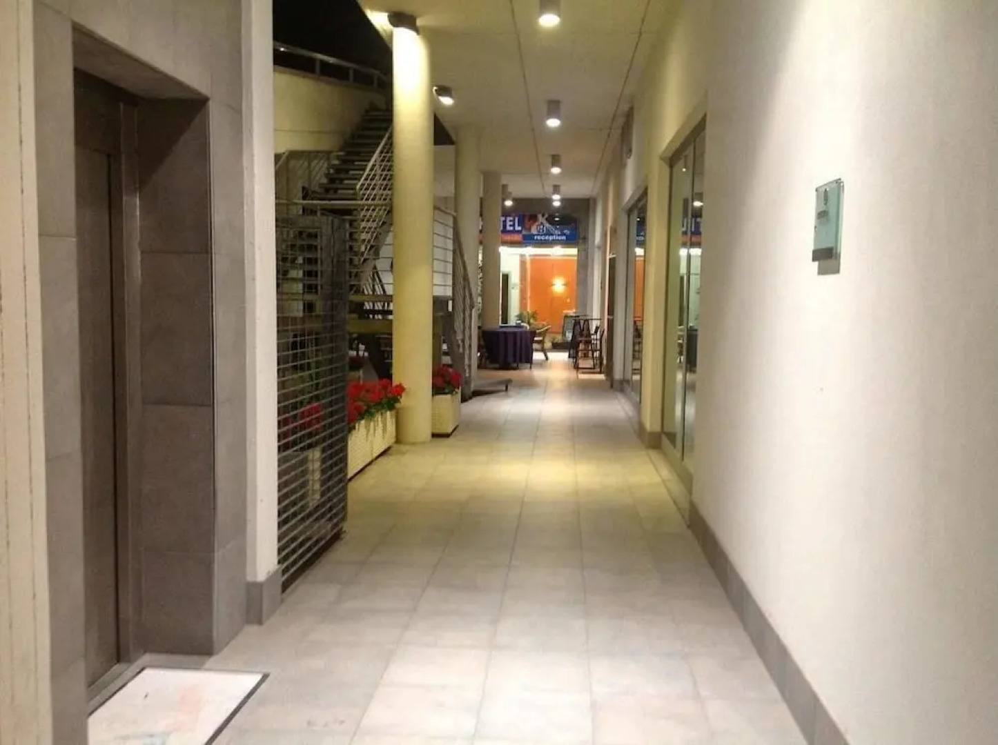 Hotel Bed & Business