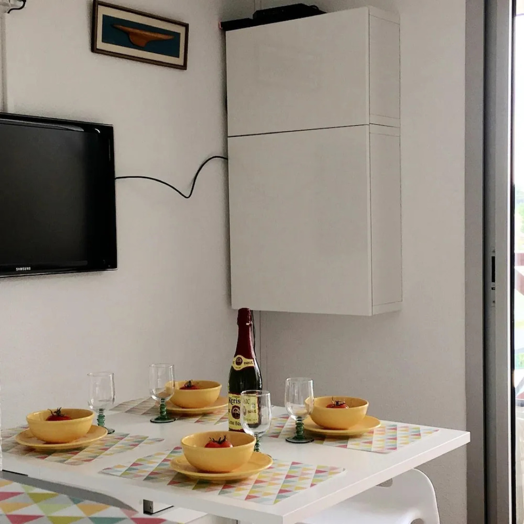 Apartment With one Bedroom in Guérande, With Wonderful sea View, Shared Pool, Enclosed Garden - 600 m From the Beach