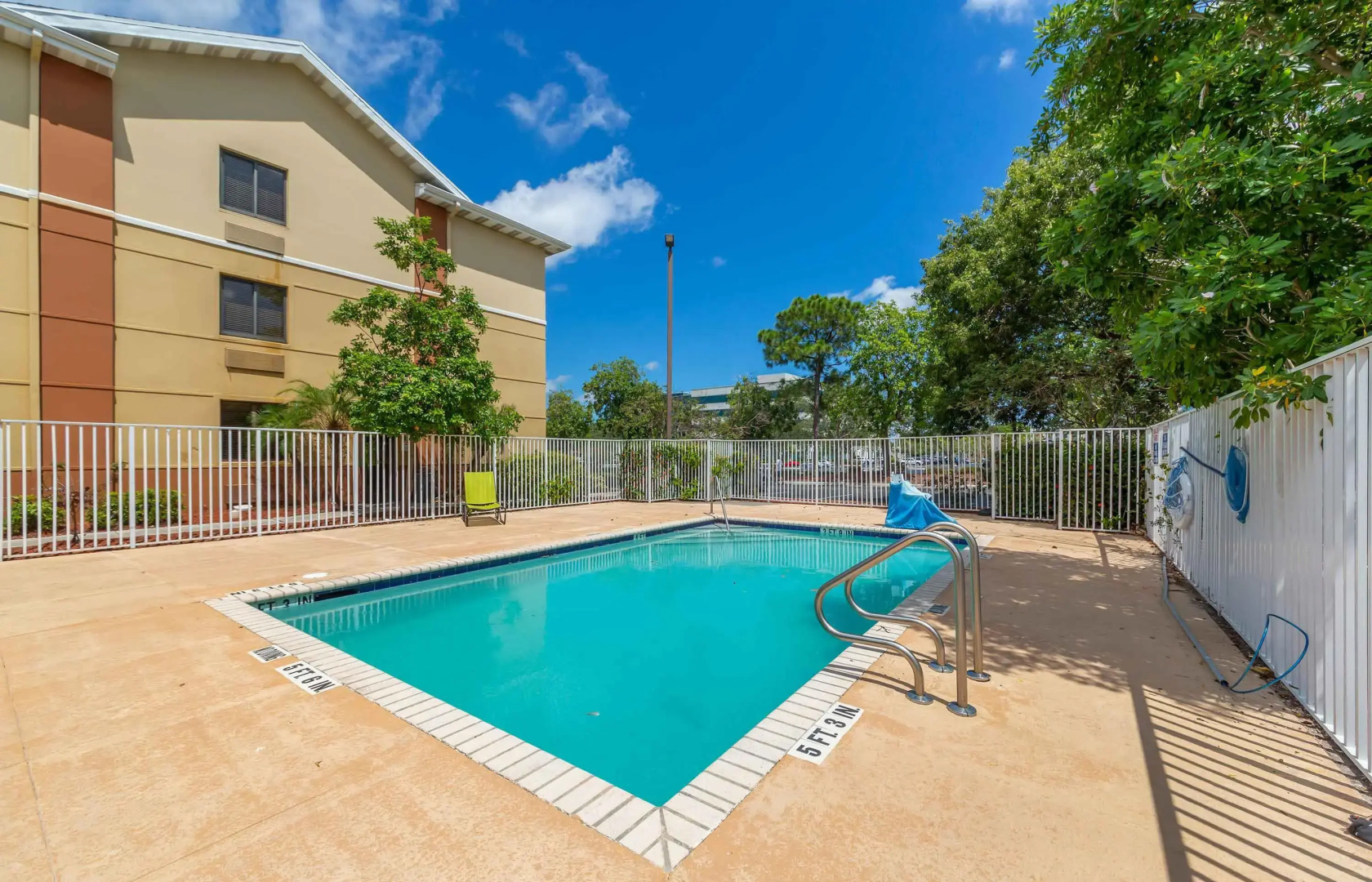 Extended Stay America Suites Ft Lauderdale Cyp Crk NW 6th Wy