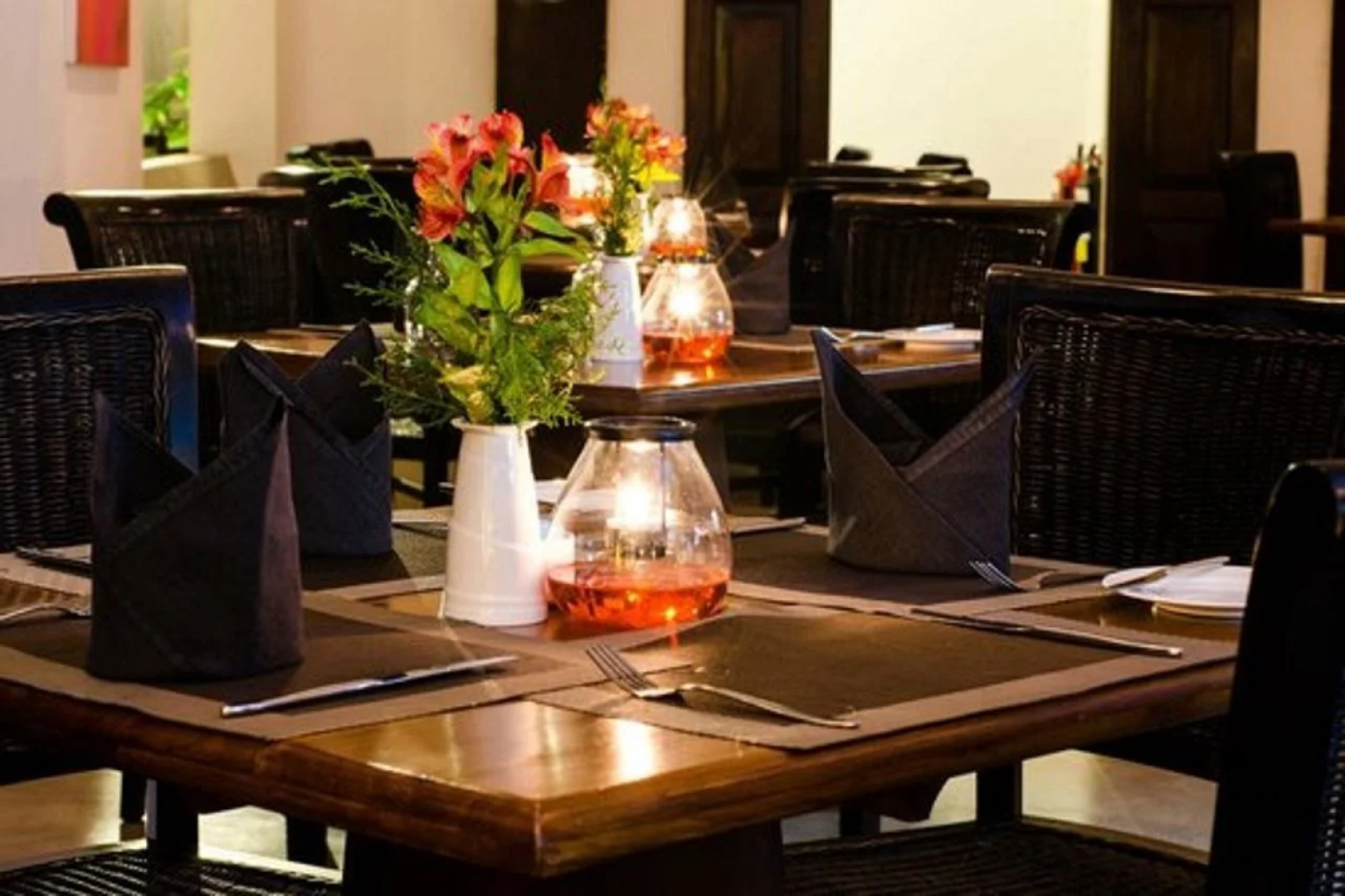 St. Lachlan Hotel & Suites