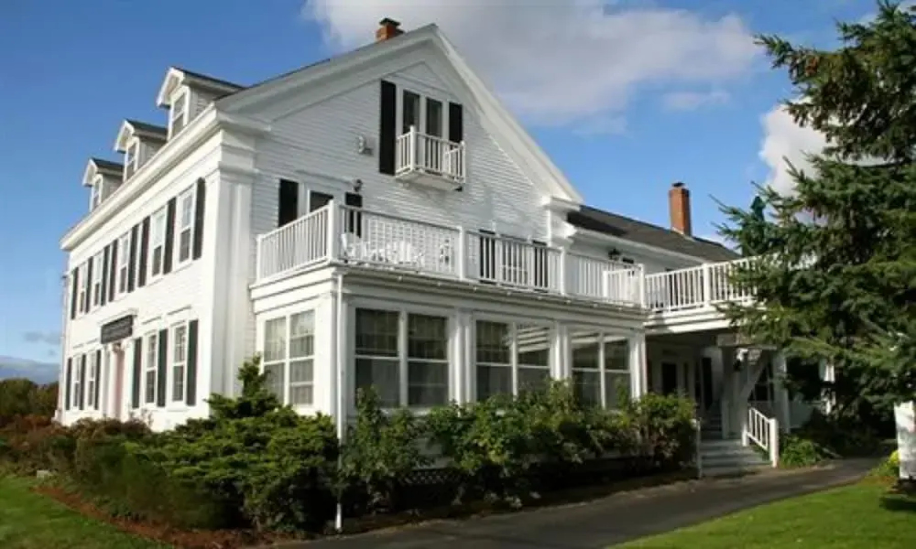 Youngtown Inn & Restaurant