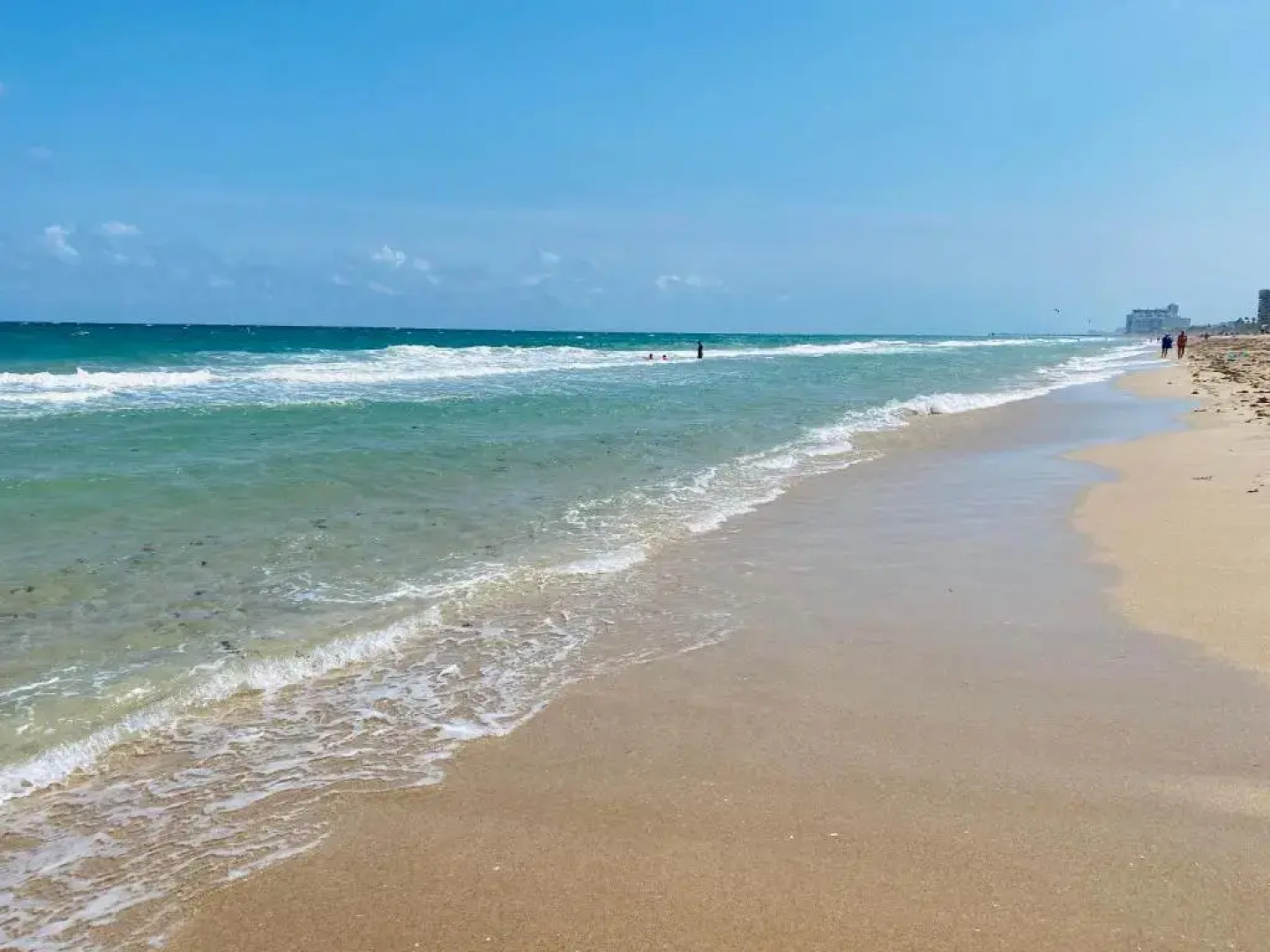 Studio right on the beach at Lauderdale By The Sea