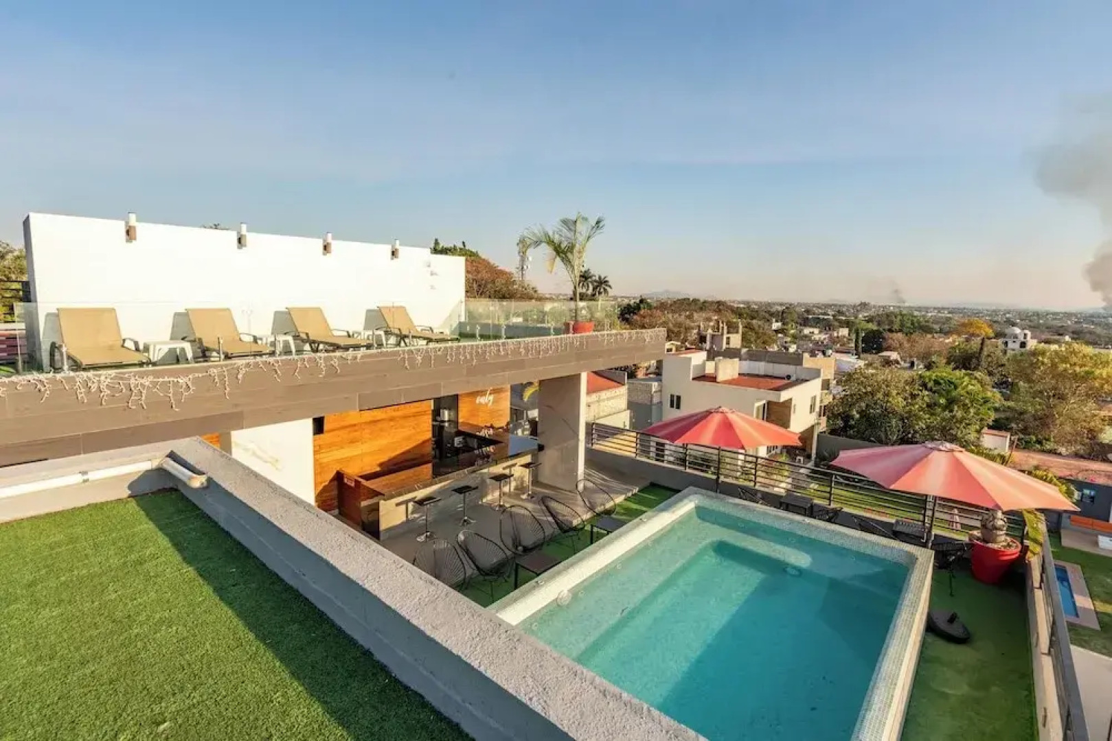 Loft with Pools and Rooftop Sky Bar