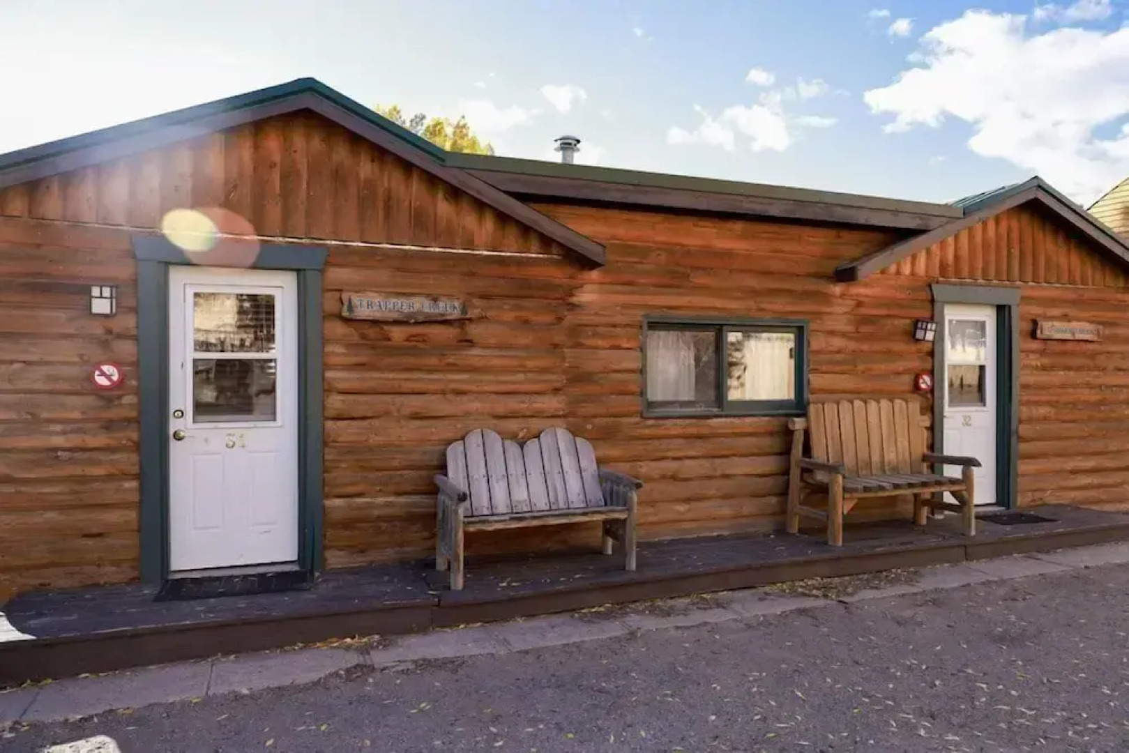 Twin Pines Lodge & Cabins