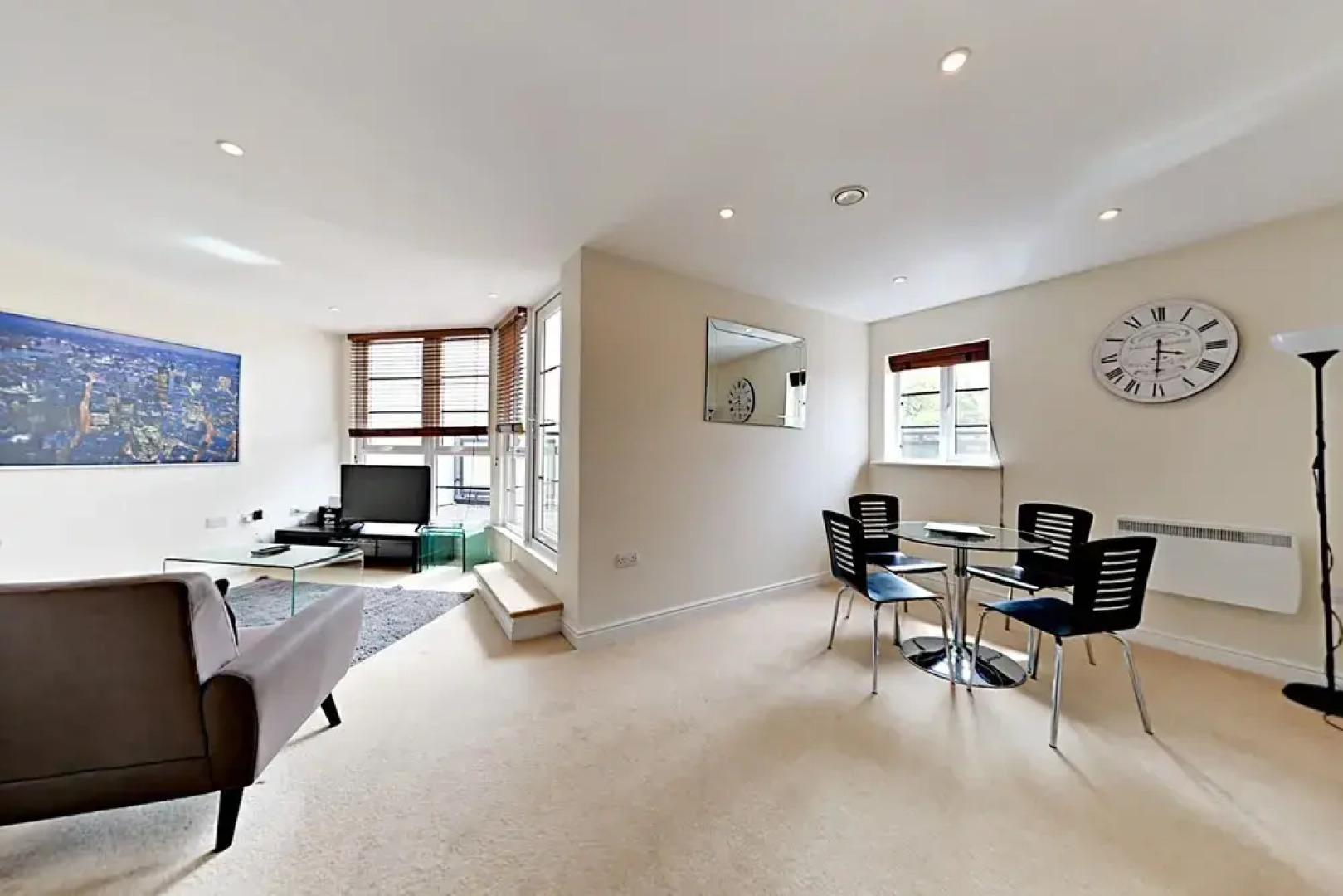 Flexi-Lets@Wallis Square, Farnborough