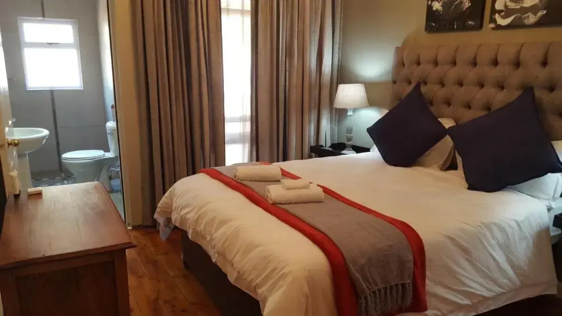 Bellevue Manor Guest House