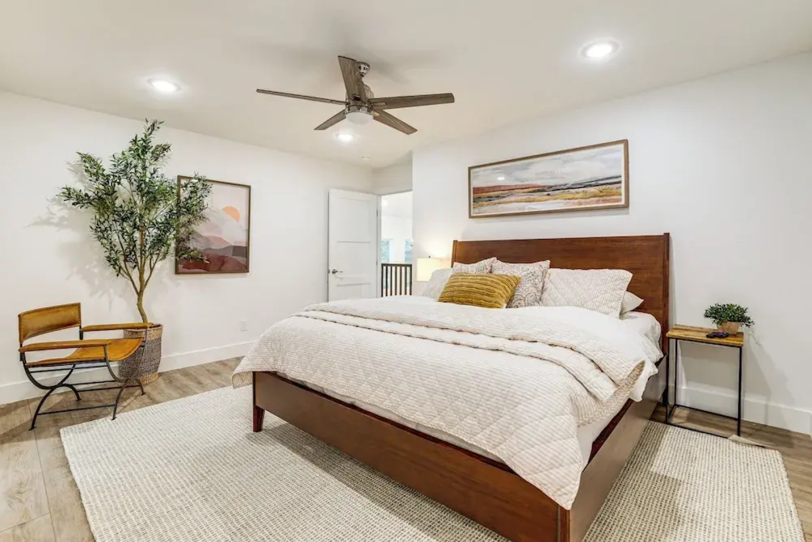 Dock & Hot Tub! High-end Cedar Creek Lake Retreat