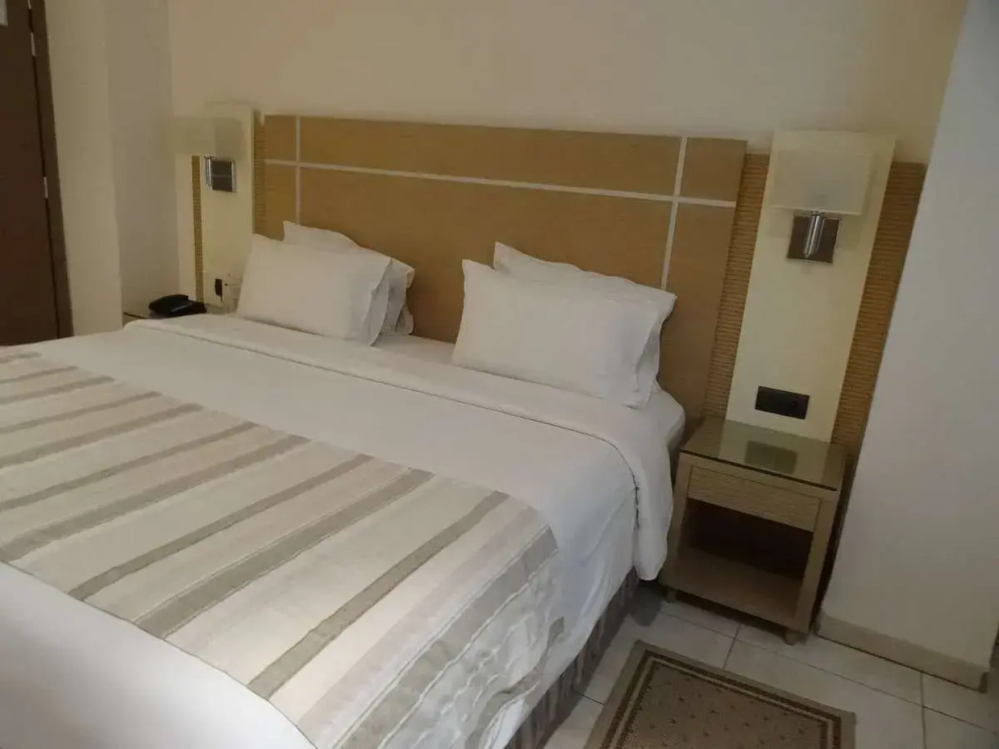 Hotel Restaurant La Roseraie