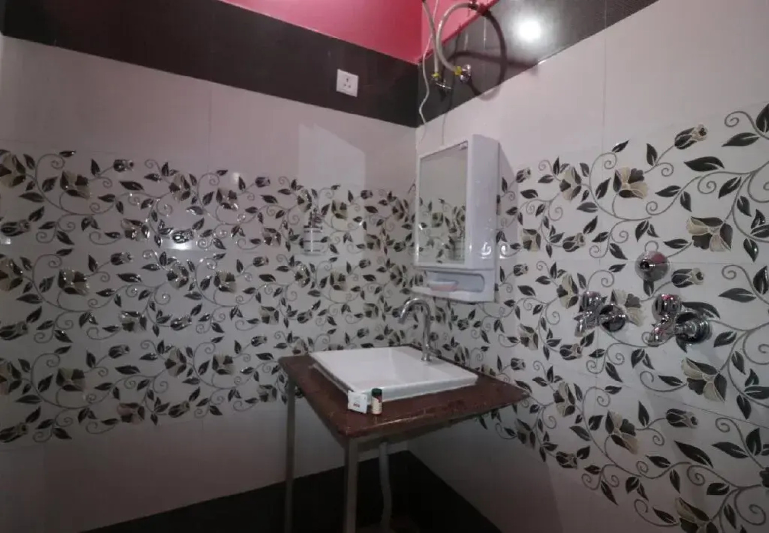 Hotel Rawat Palace By OYO Rooms