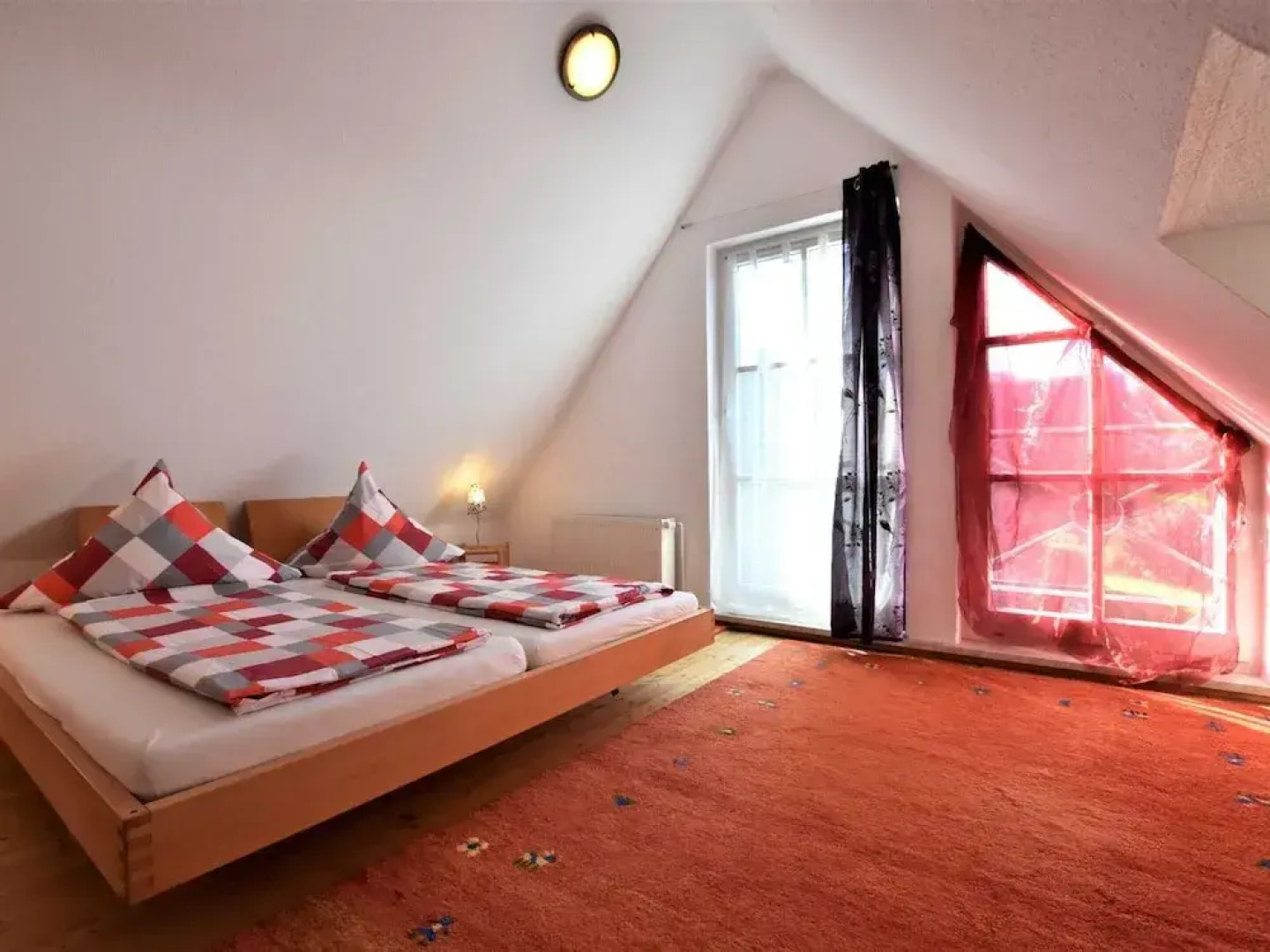 4 Room Holiday Apartment with Garden near Lake